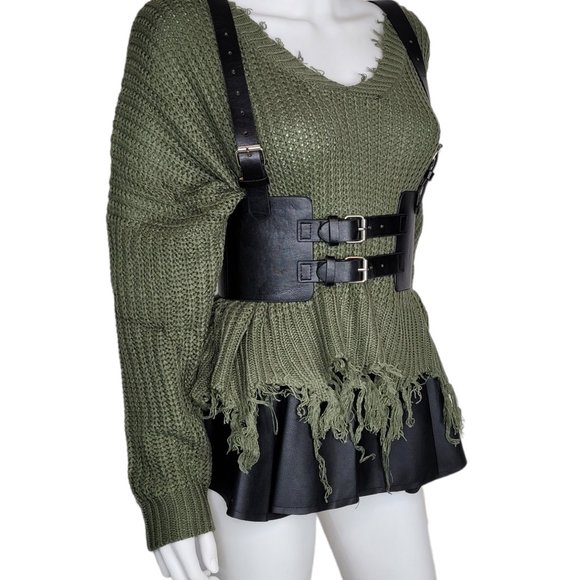 Leather Vintage Style Suspender Belt, Distressed Sweater, and Peplum Ski… - Picture 4 of 12